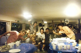 船内で楽しく記念撮影