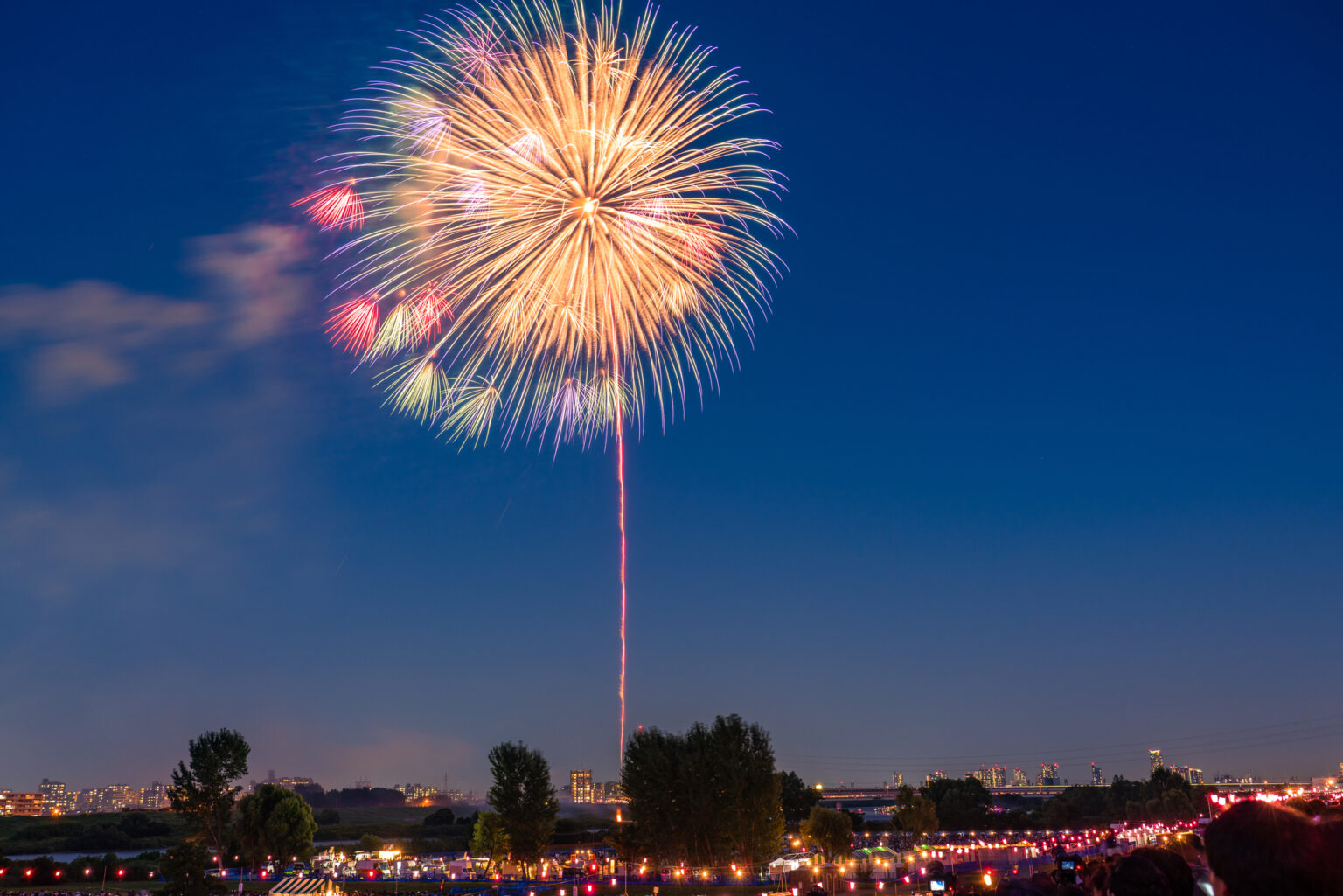 花火大会の打ち上げ花火