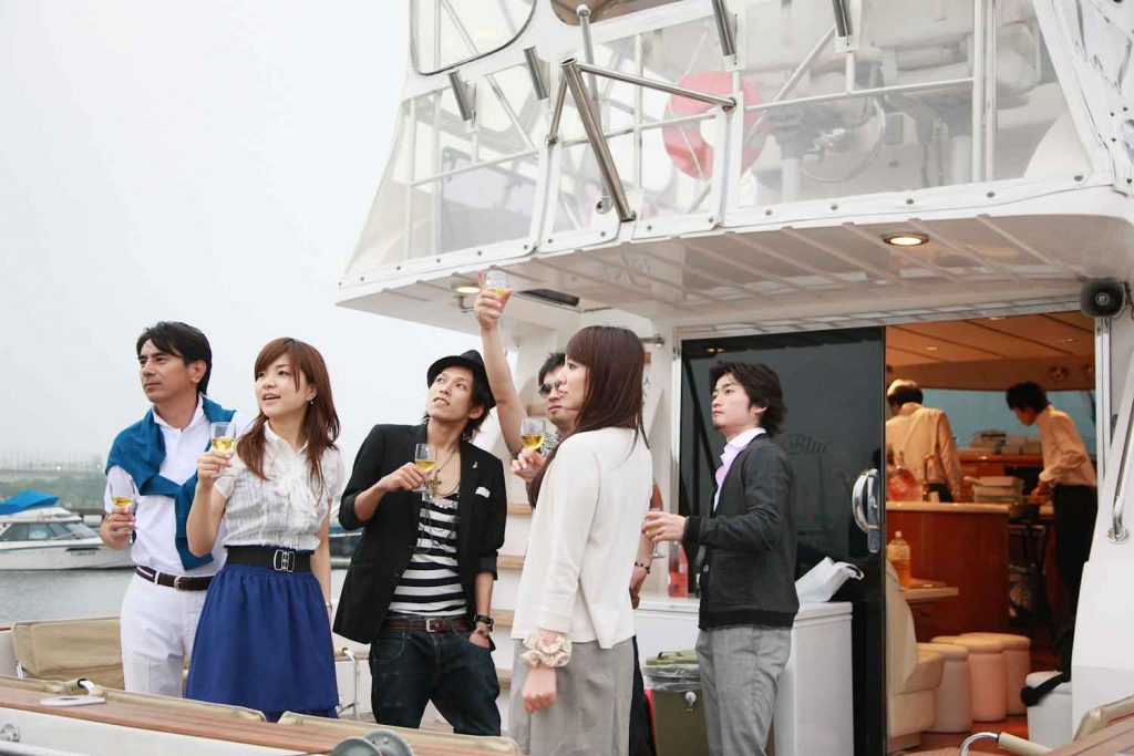 船上パーティーの様子