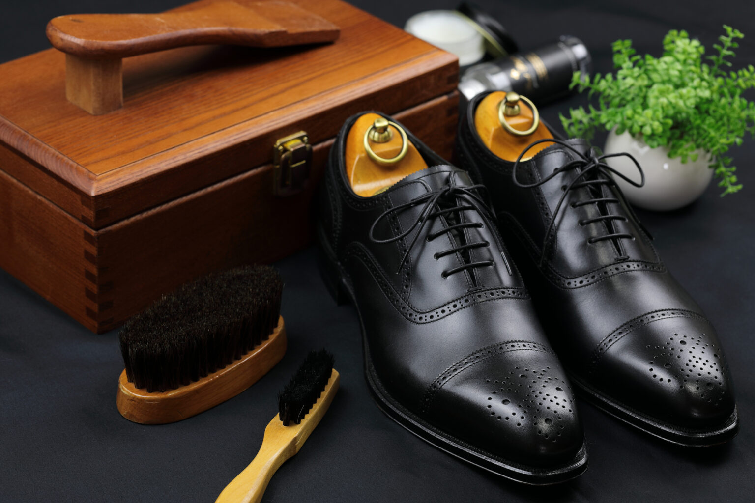 革靴と靴手入れのセット