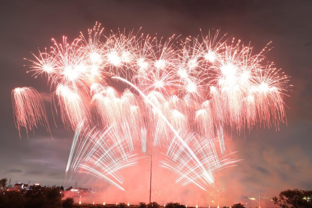 伝統的な打ち上げ花火