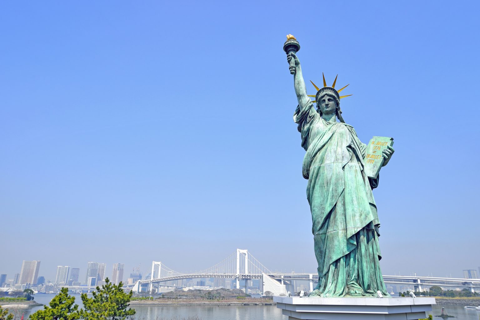 お台場と自由の女神像