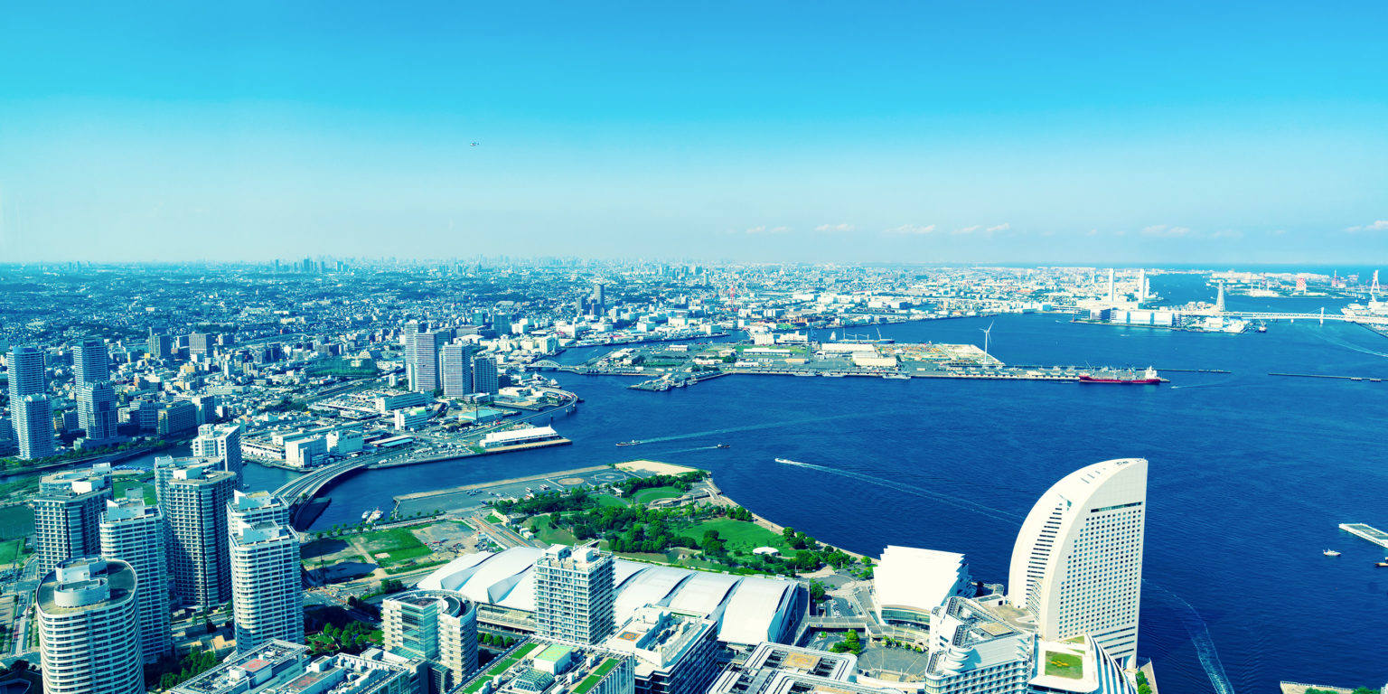 横浜港全景を上空から