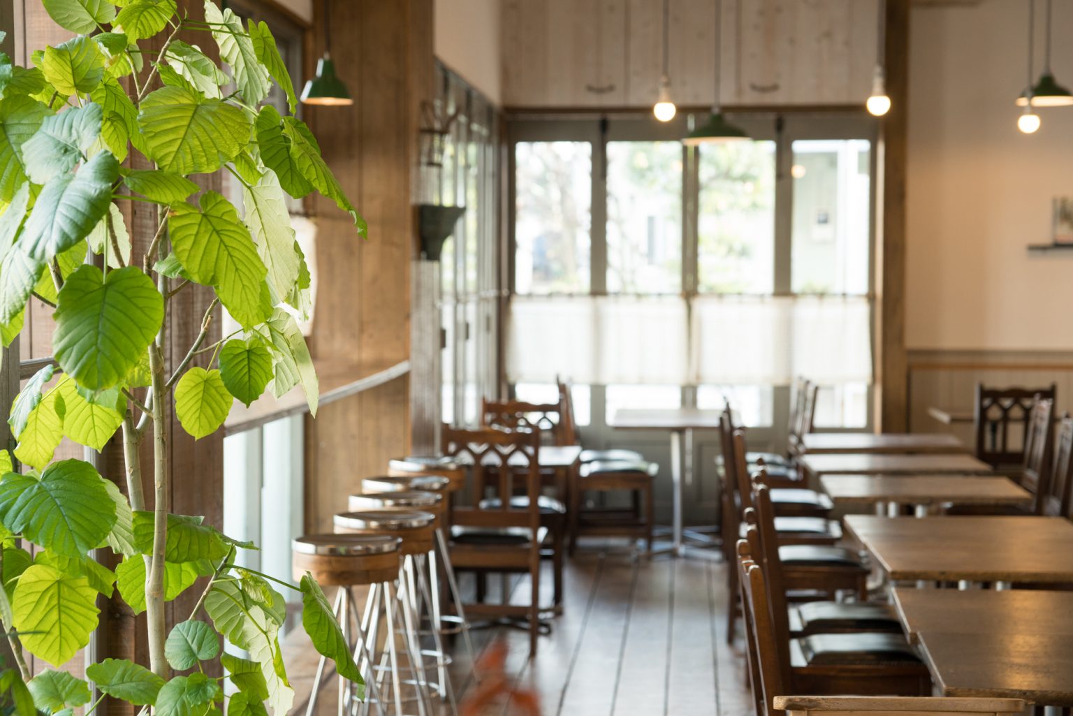 イスが並べられたレストラン