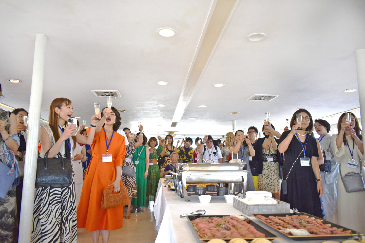 スパークリングワインで乾杯