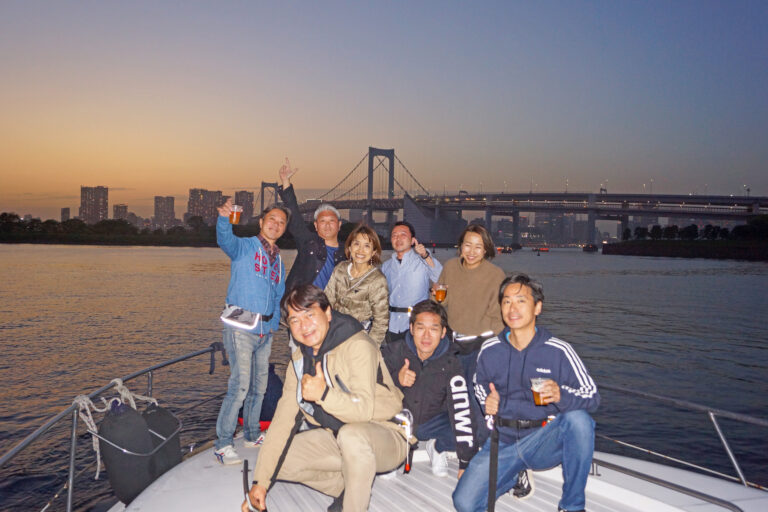 船の上で記念写真