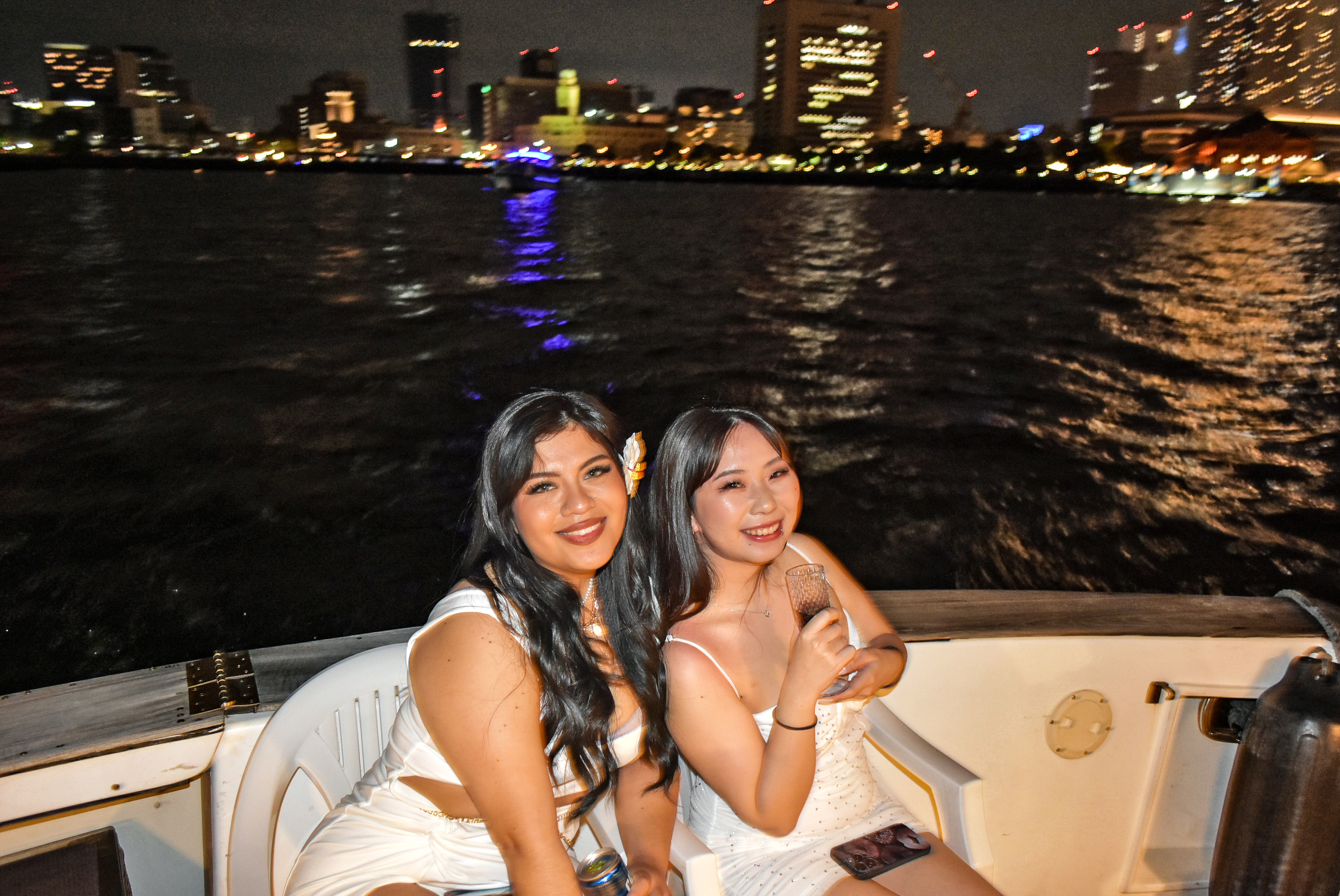 デッキで記念写真