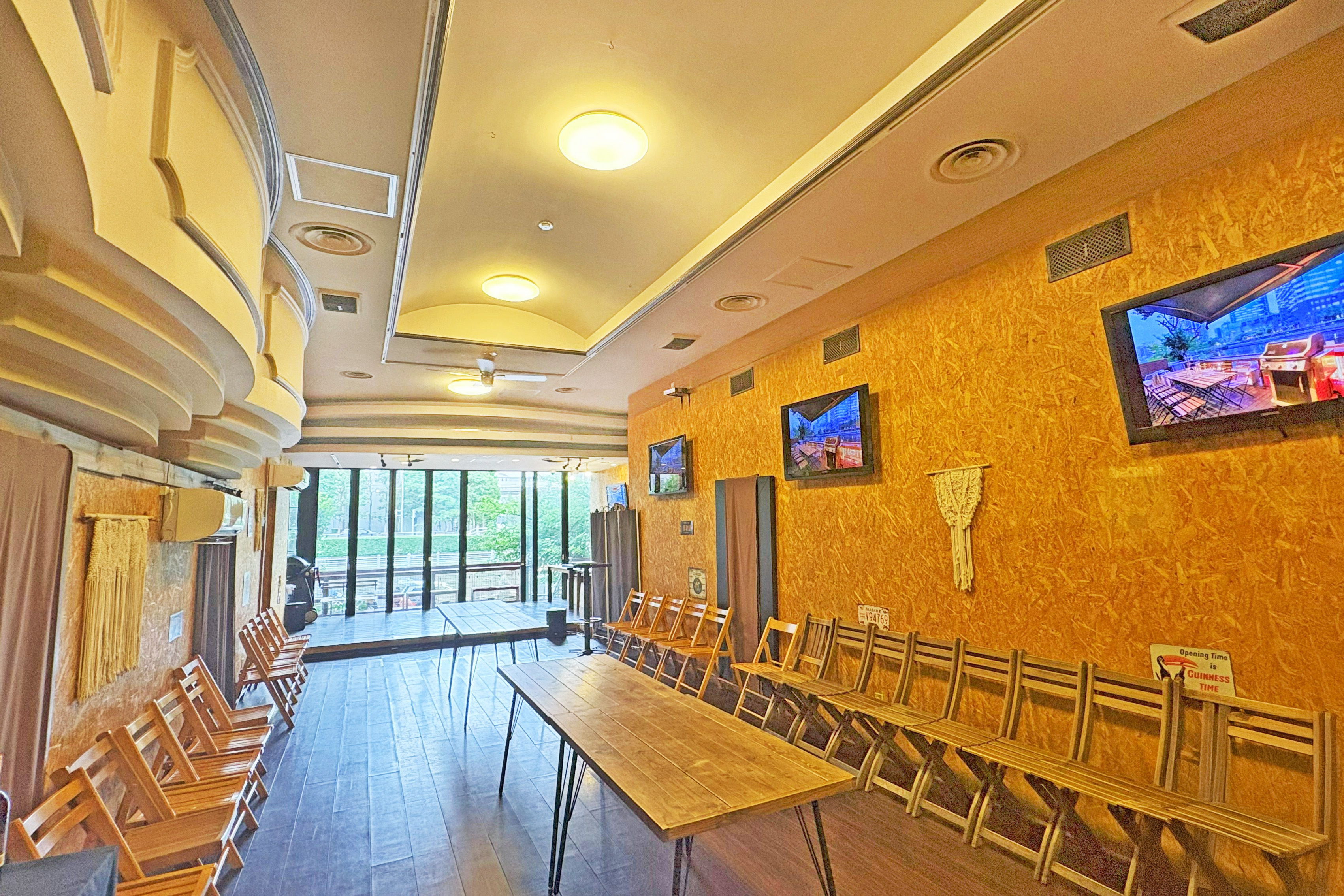 CRIB店舗内装写真