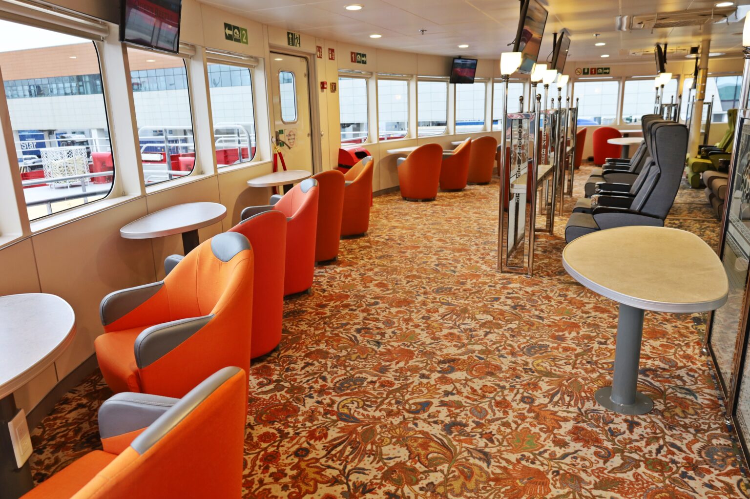 クルーズ船内部のイメージ