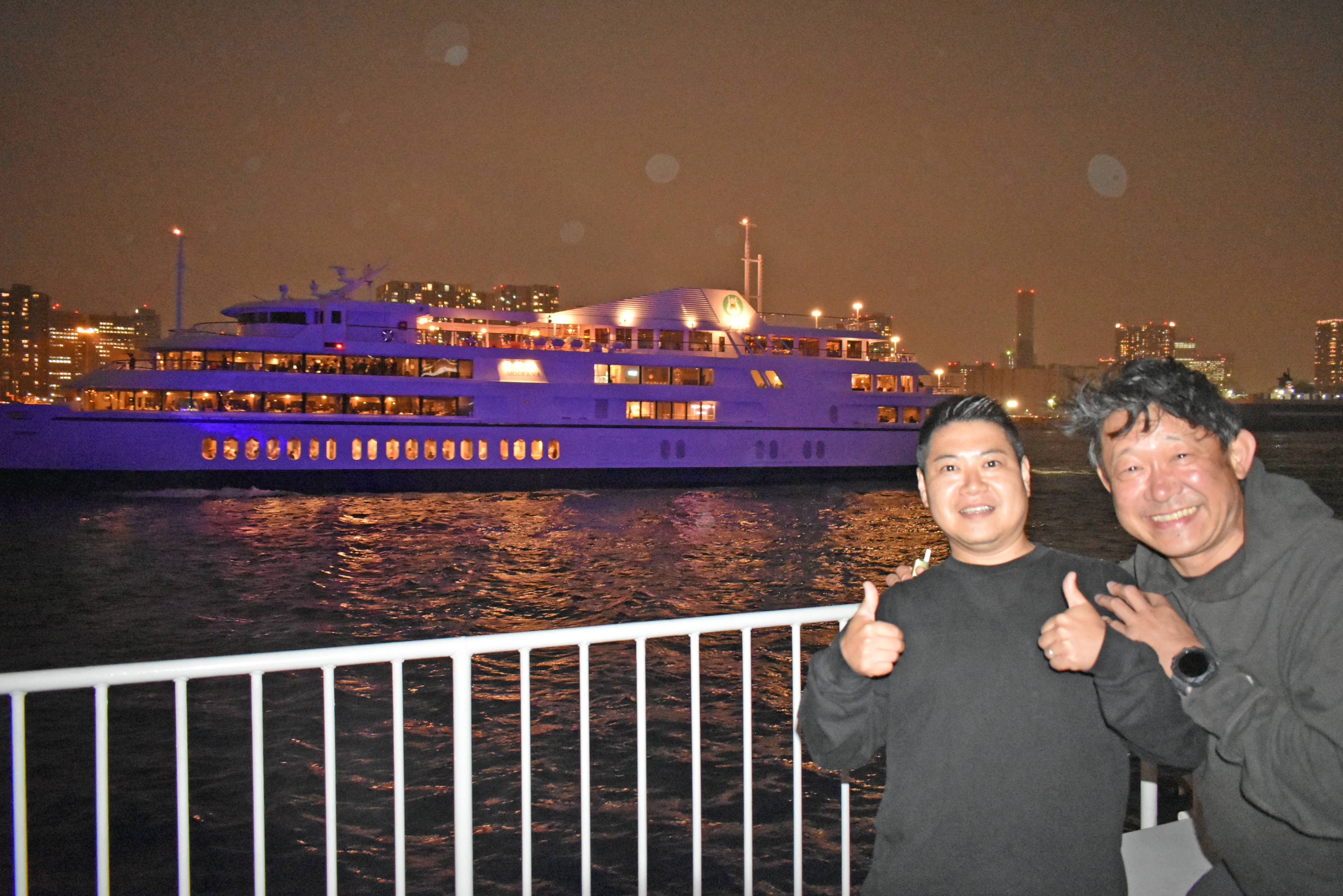 クルーザーと記念撮影