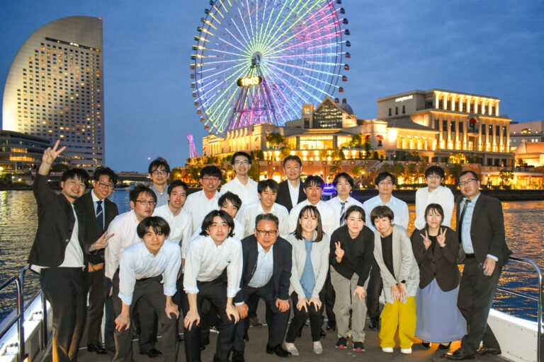 デッキで記念写真