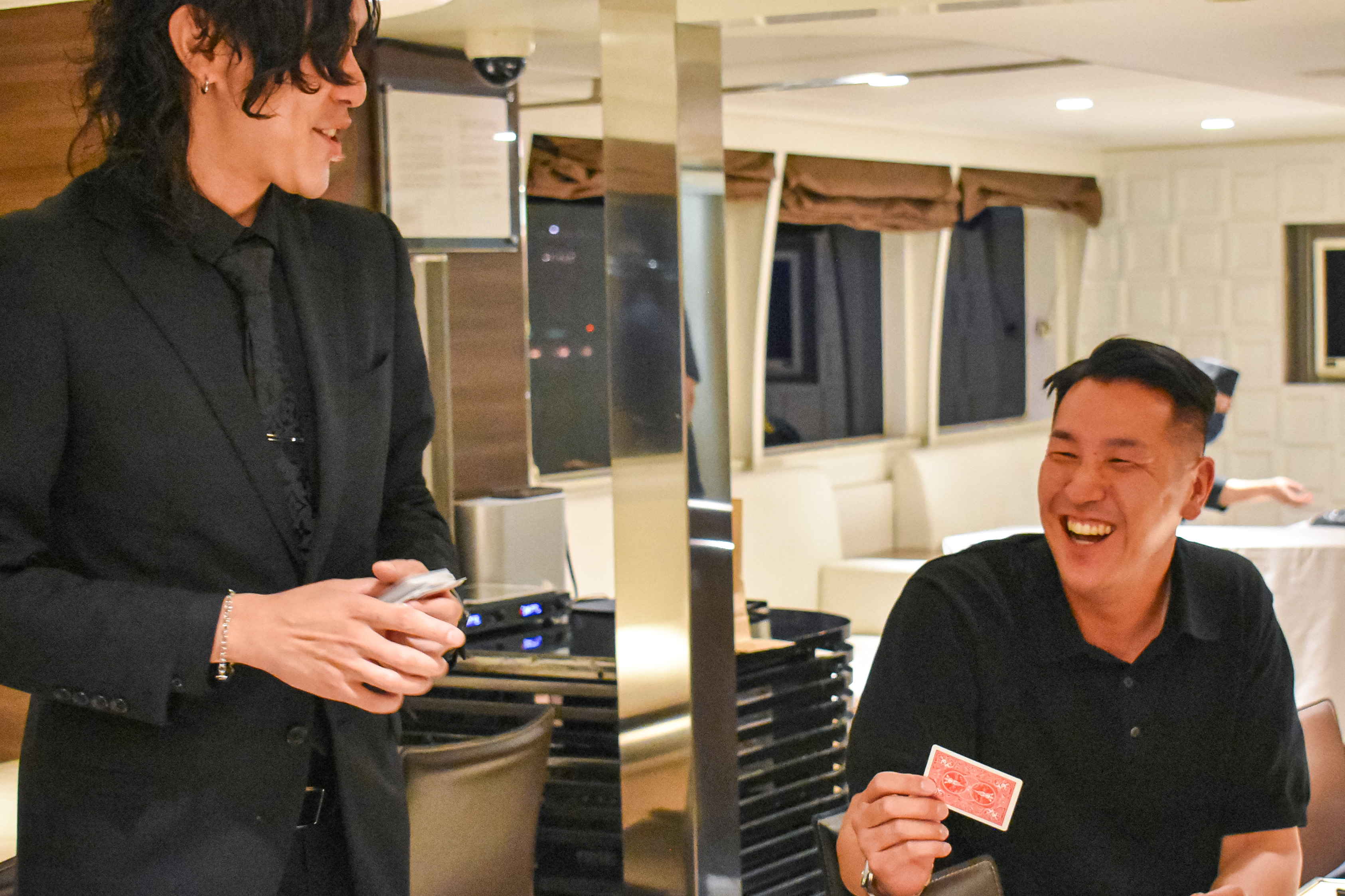 マジック体験中