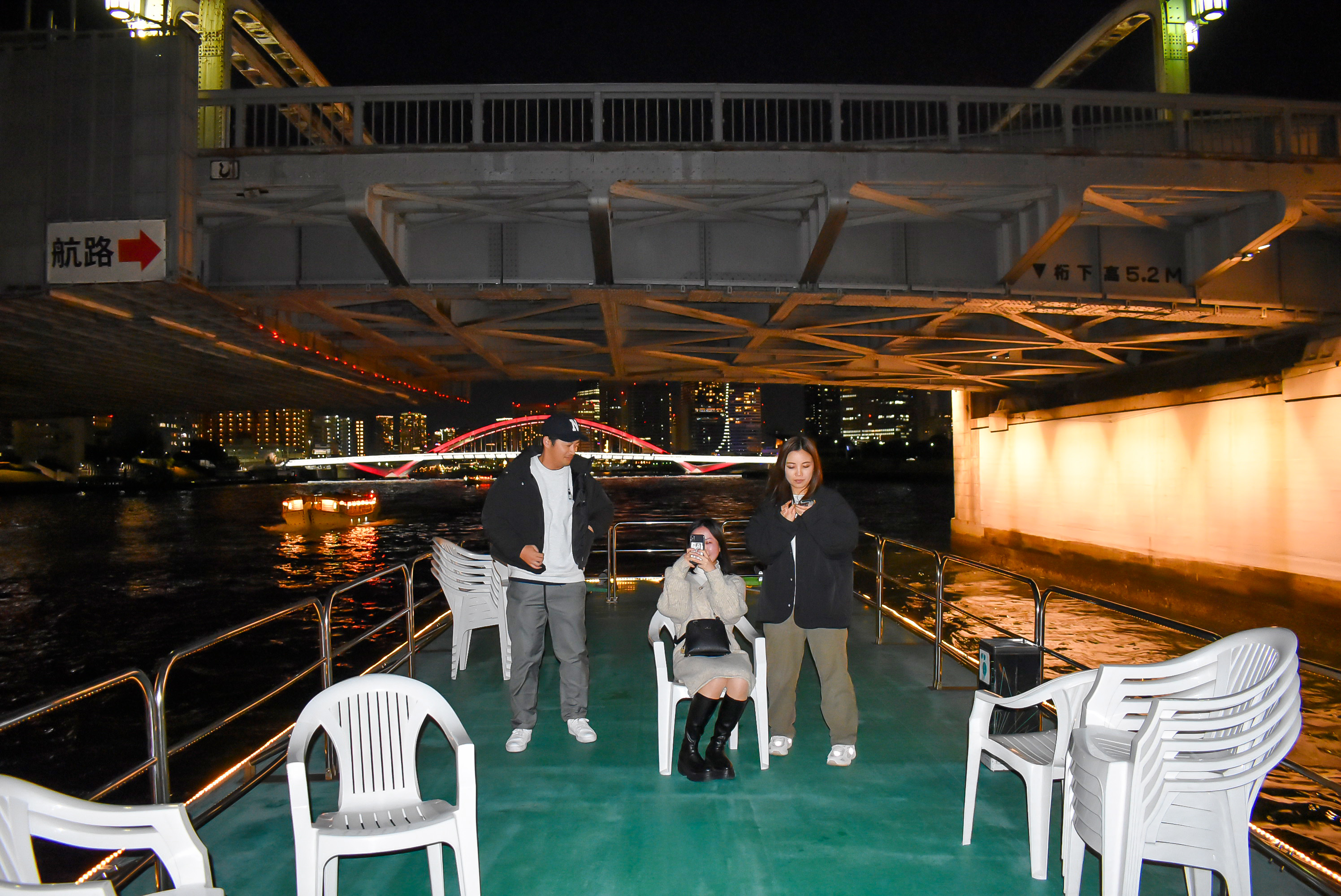 勝鬨橋と記念撮影