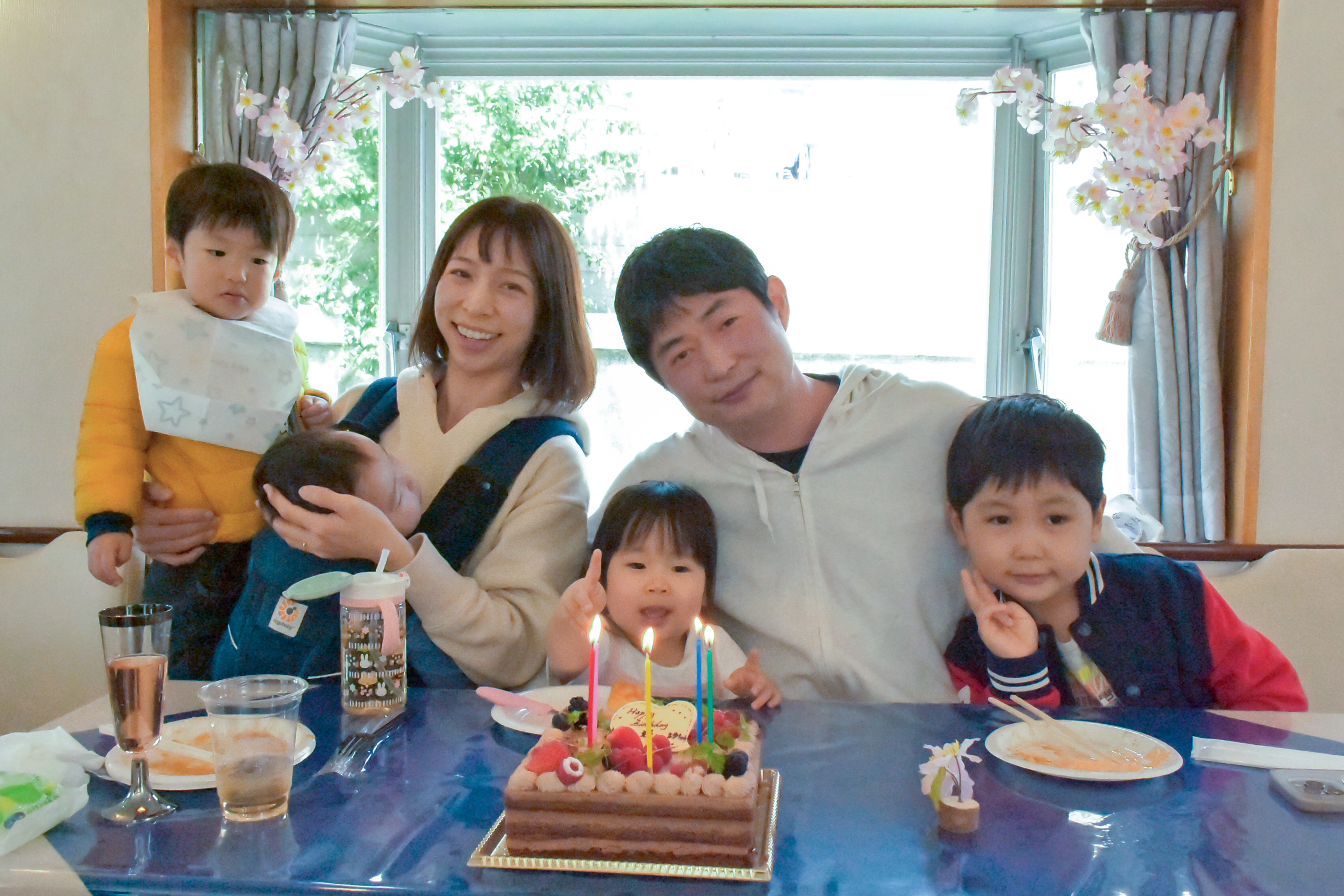 船内で記念撮影