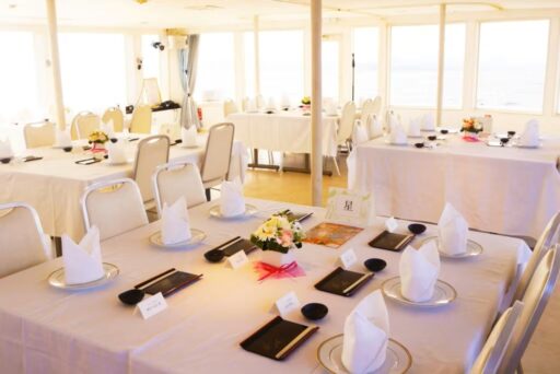 セレブリティ2号着席テーブルレイアウト