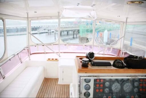 ミッドブルー号２階