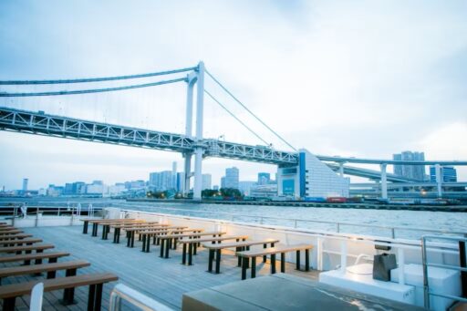 フロンティアルーツ2階デッキ