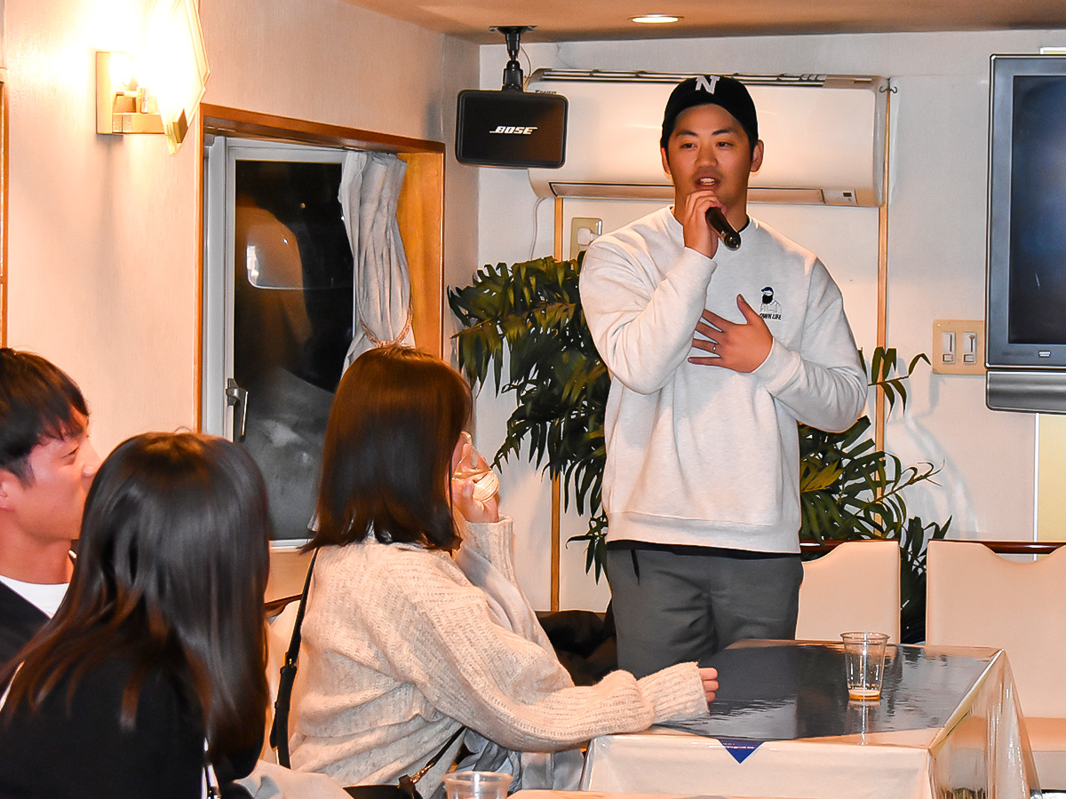 マイクで締めの挨拶