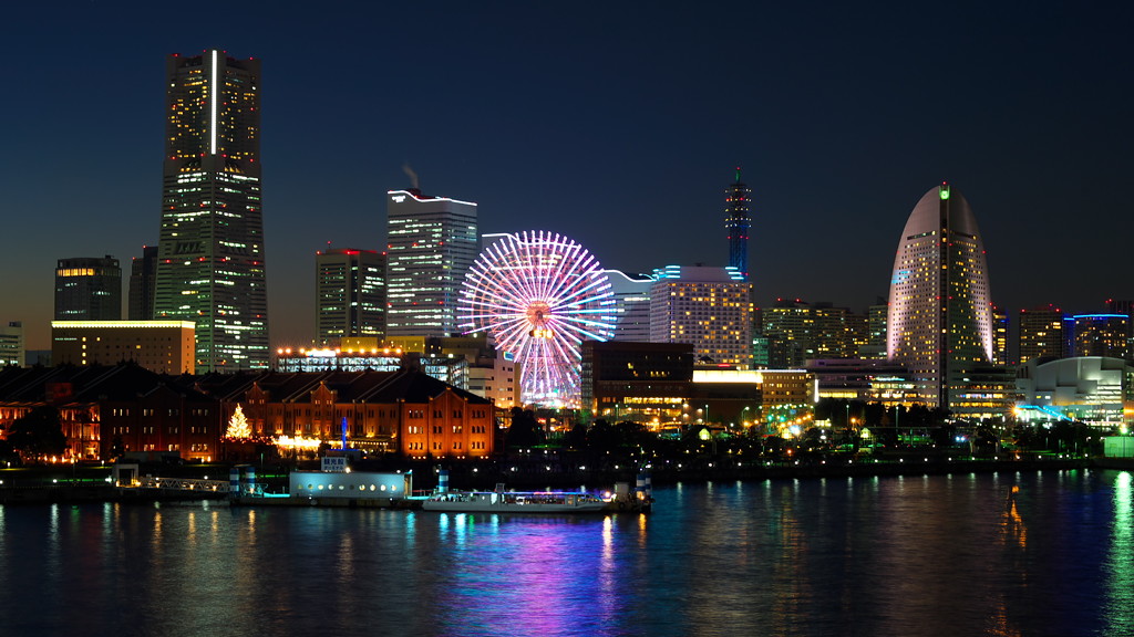 赤レンガ倉庫桟橋と横浜の夜景