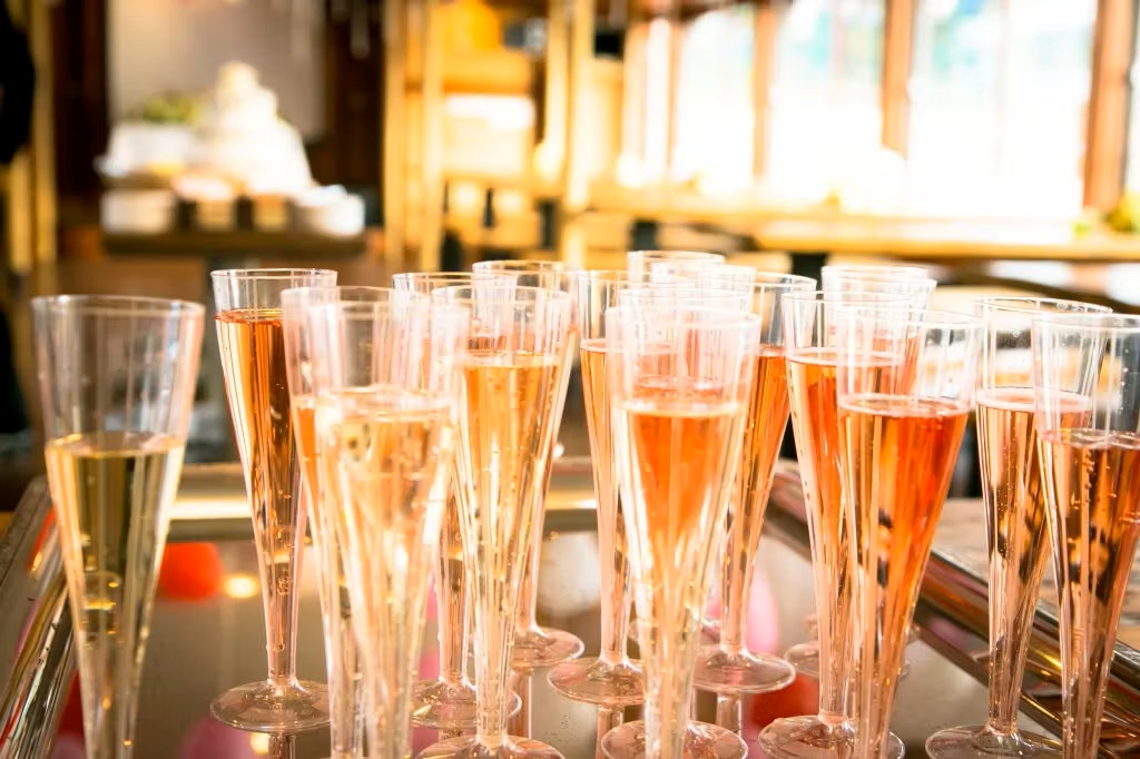 乾杯用シャンパン・スパークリングワイン