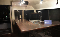 バズ号バーカウンター