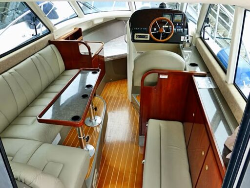 ポーナム28　船内