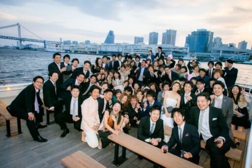 フロンティアルーツ2階デッキ集合写真