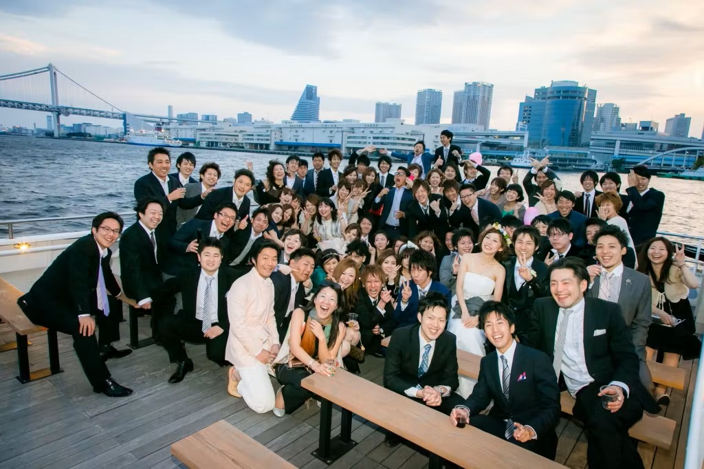 フロンティアルーツ2階デッキ集合写真