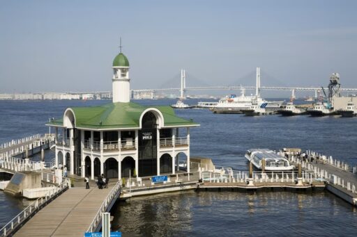 みなとみらいぷかり橋全景