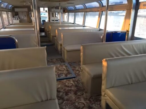 シャイニービュー　船内