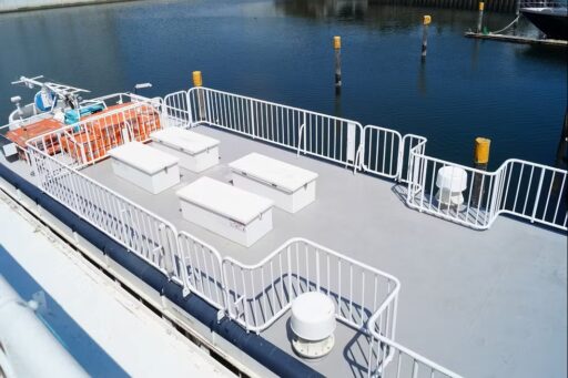 ルーカス　2階　デッキ