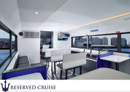 ジェットセイラー　船内中央