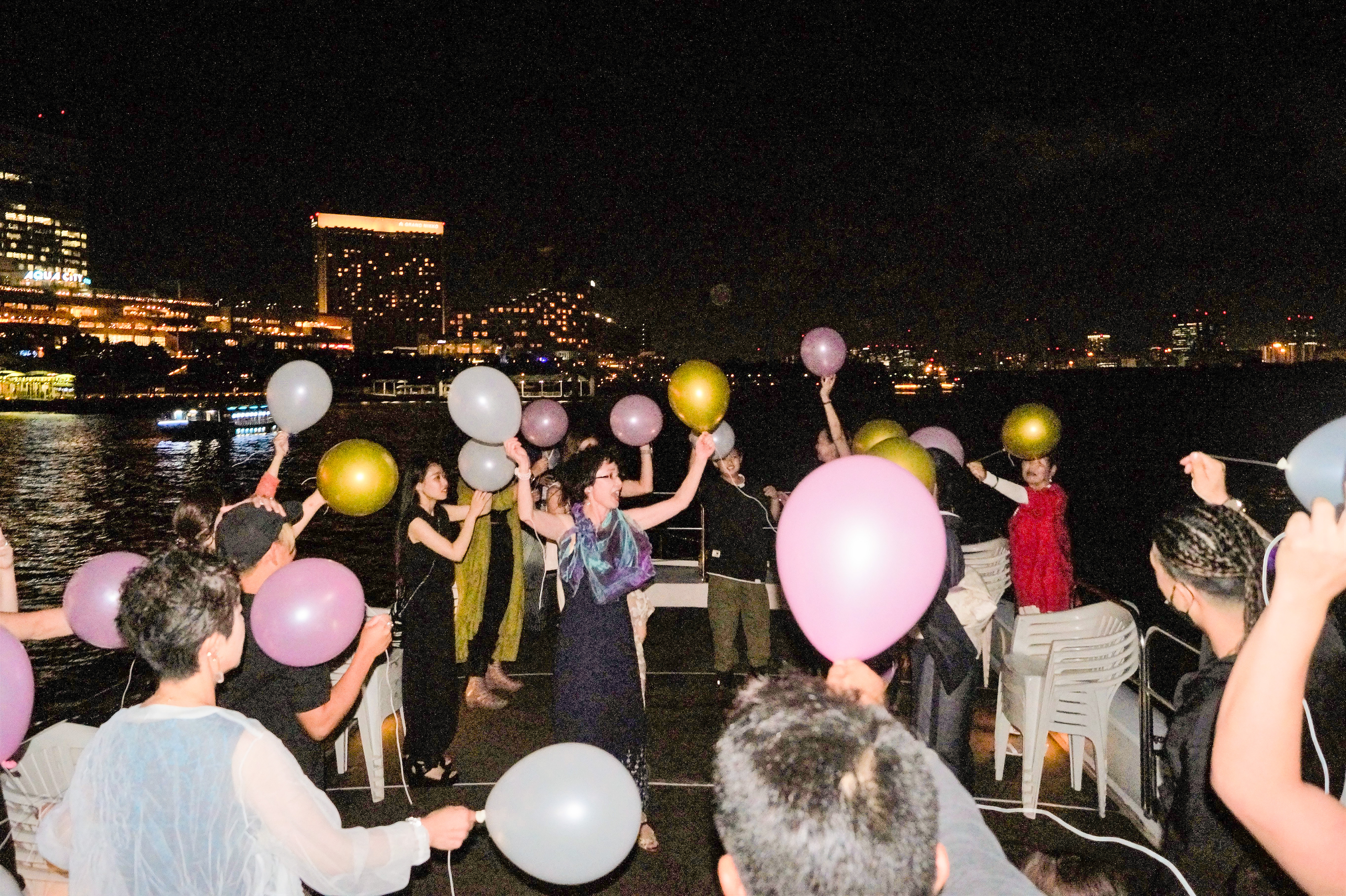 デッキでバルーンリリース