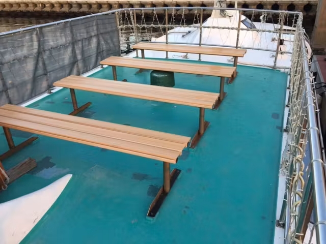 2階　デッキ　ベンチシート