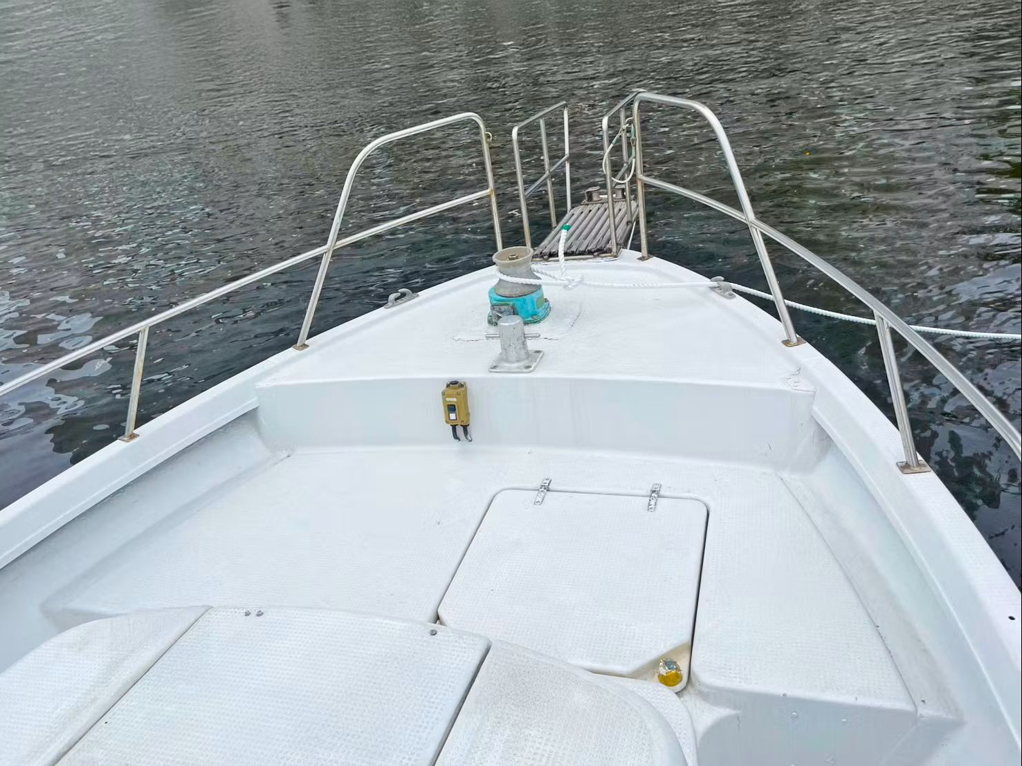 サニー　前方デッキ