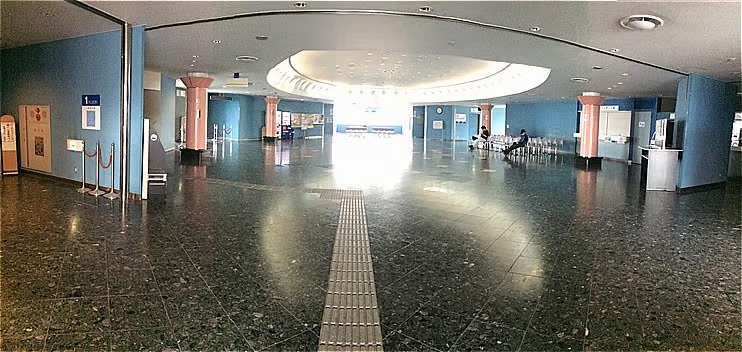 大さん橋ふ頭ビル前桟橋_待合スペース