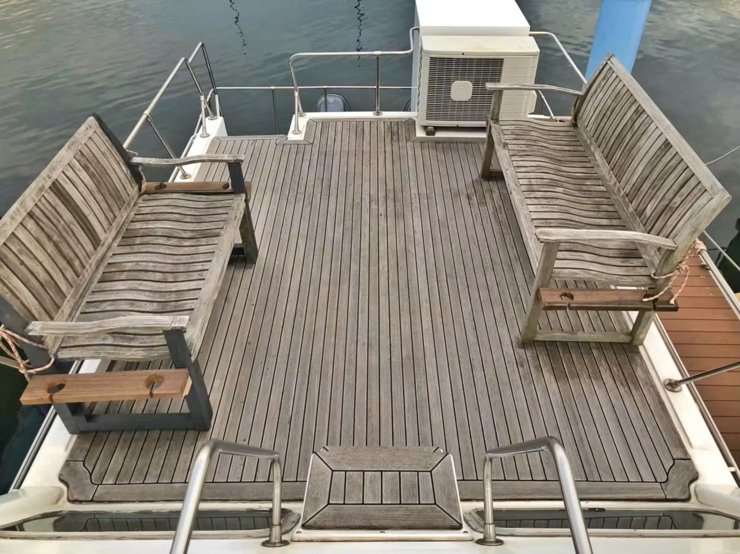 キートス号2階デッキ