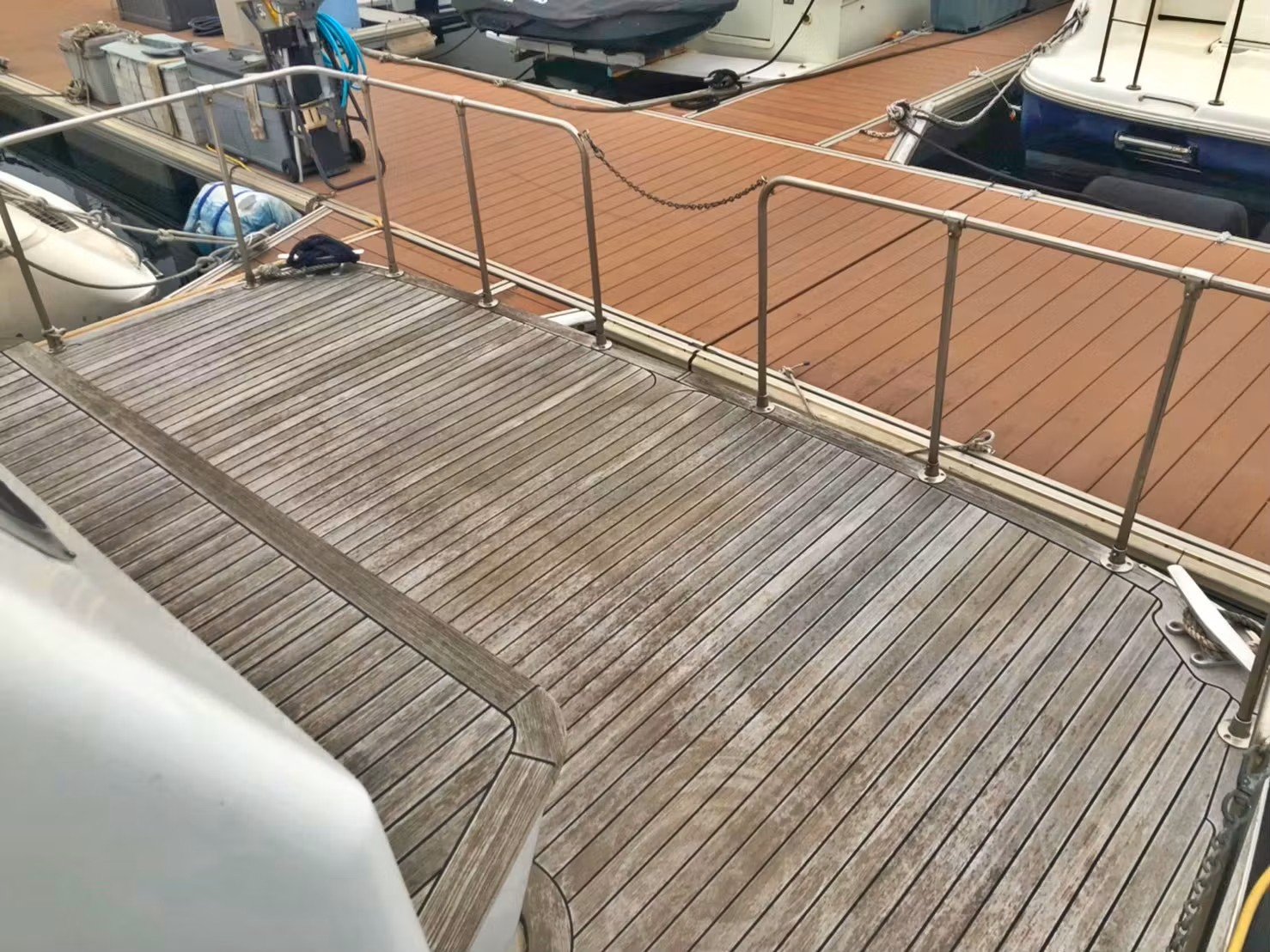 キートス号前方デッキ