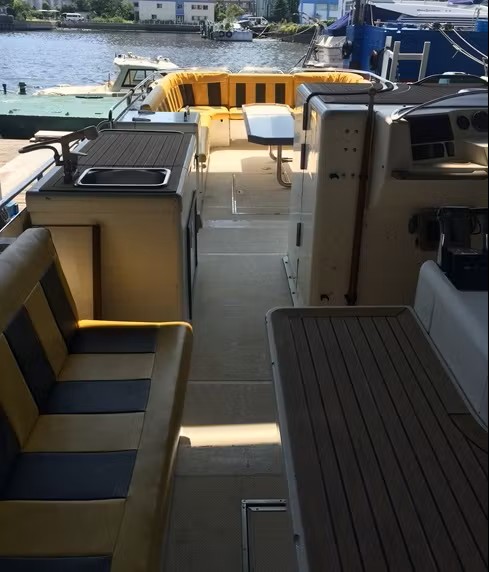 ニーズ2後方からの写真